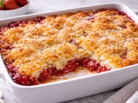 Strawberry Cheesecake Dump Cake Recipe